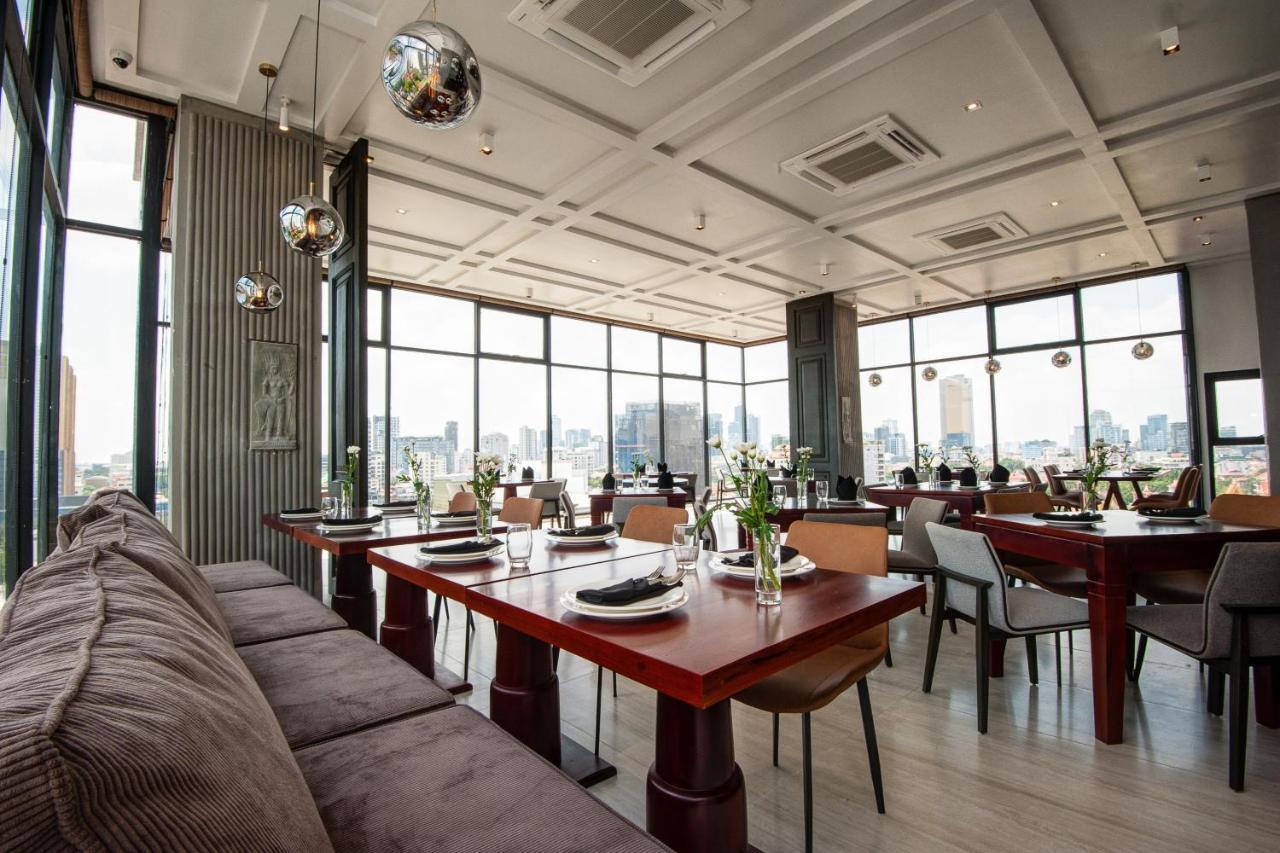Glow Park Hotel Grand Royal Palace بنوم بنه المظهر الخارجي الصورة