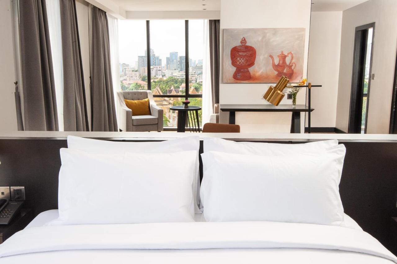 Glow Park Hotel Grand Royal Palace بنوم بنه المظهر الخارجي الصورة