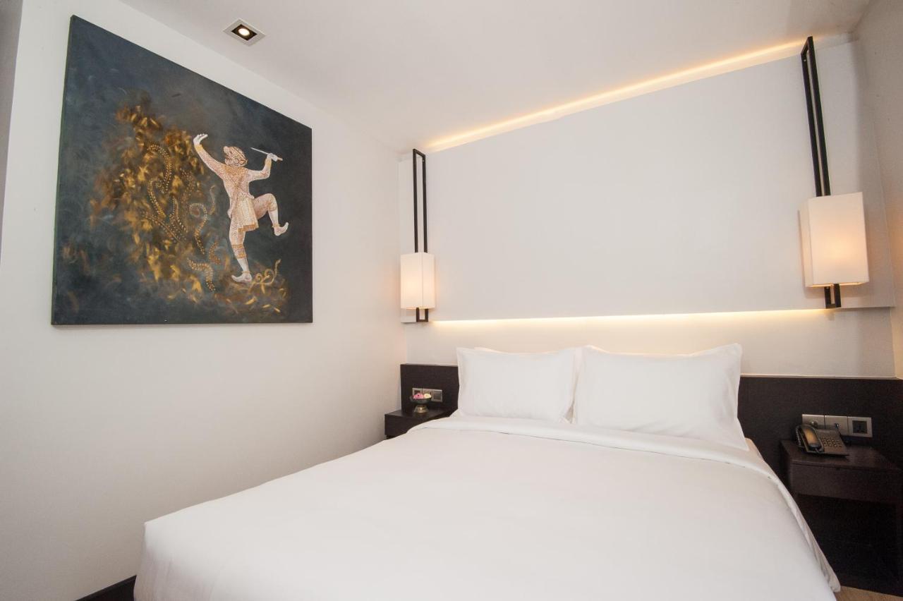 Glow Park Hotel Grand Royal Palace بنوم بنه المظهر الخارجي الصورة