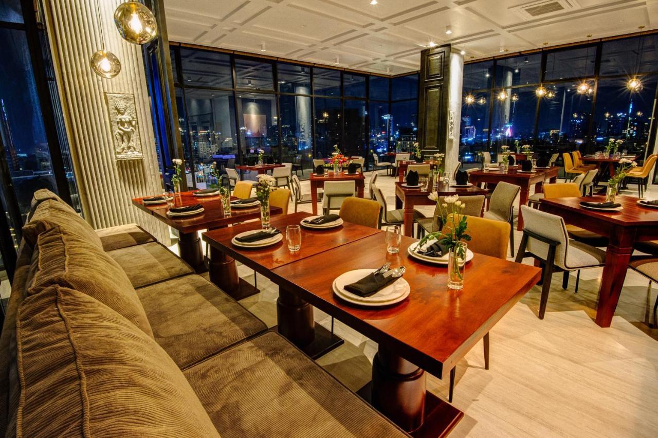 Glow Park Hotel Grand Royal Palace بنوم بنه المظهر الخارجي الصورة