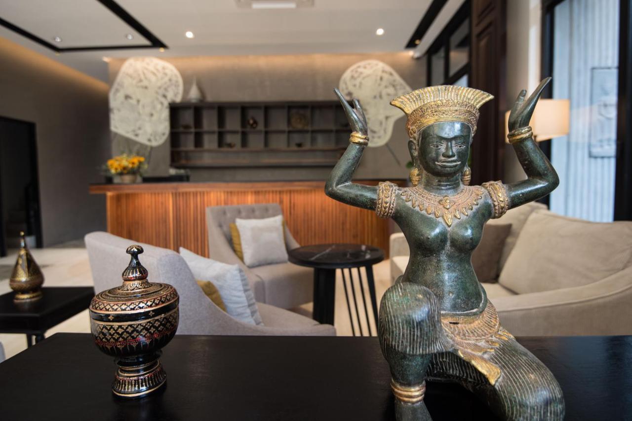 Glow Park Hotel Grand Royal Palace بنوم بنه المظهر الخارجي الصورة
