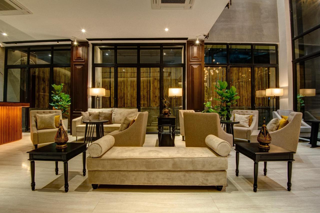 Glow Park Hotel Grand Royal Palace بنوم بنه المظهر الخارجي الصورة