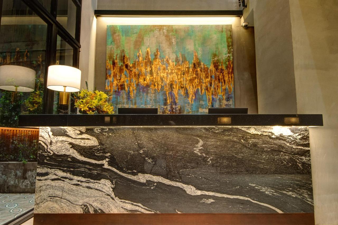 Glow Park Hotel Grand Royal Palace بنوم بنه المظهر الخارجي الصورة