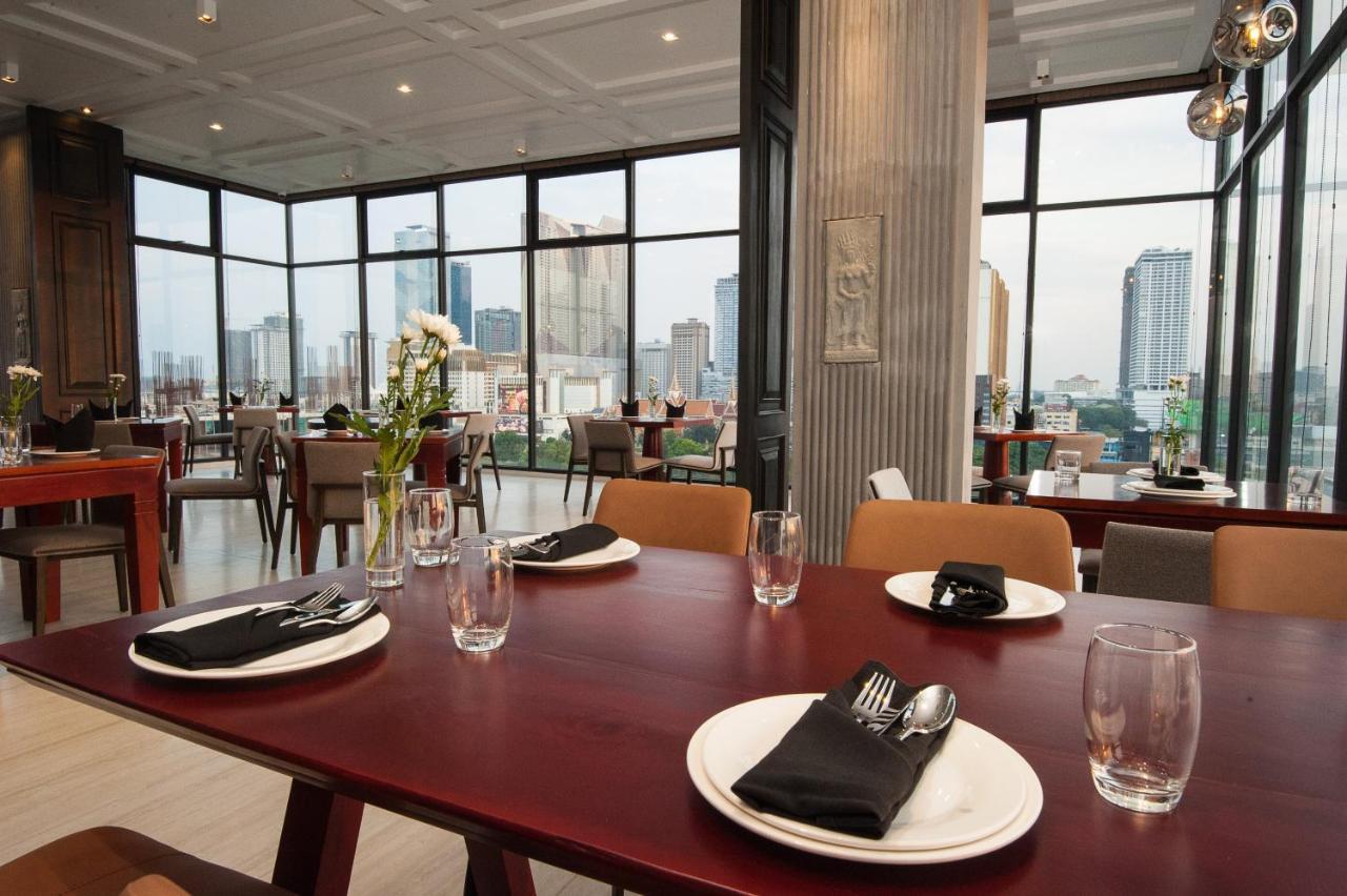 Glow Park Hotel Grand Royal Palace بنوم بنه المظهر الخارجي الصورة
