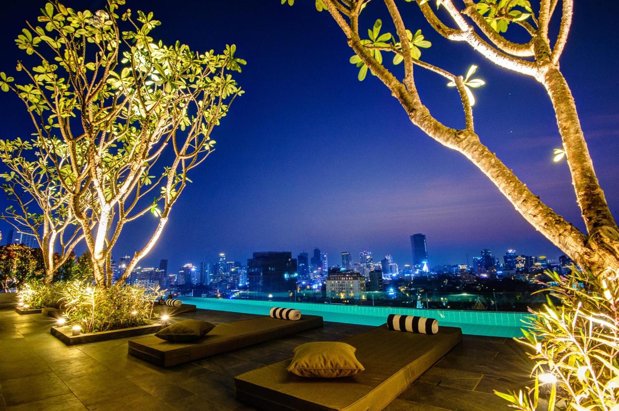 Glow Park Hotel Grand Royal Palace بنوم بنه المظهر الخارجي الصورة