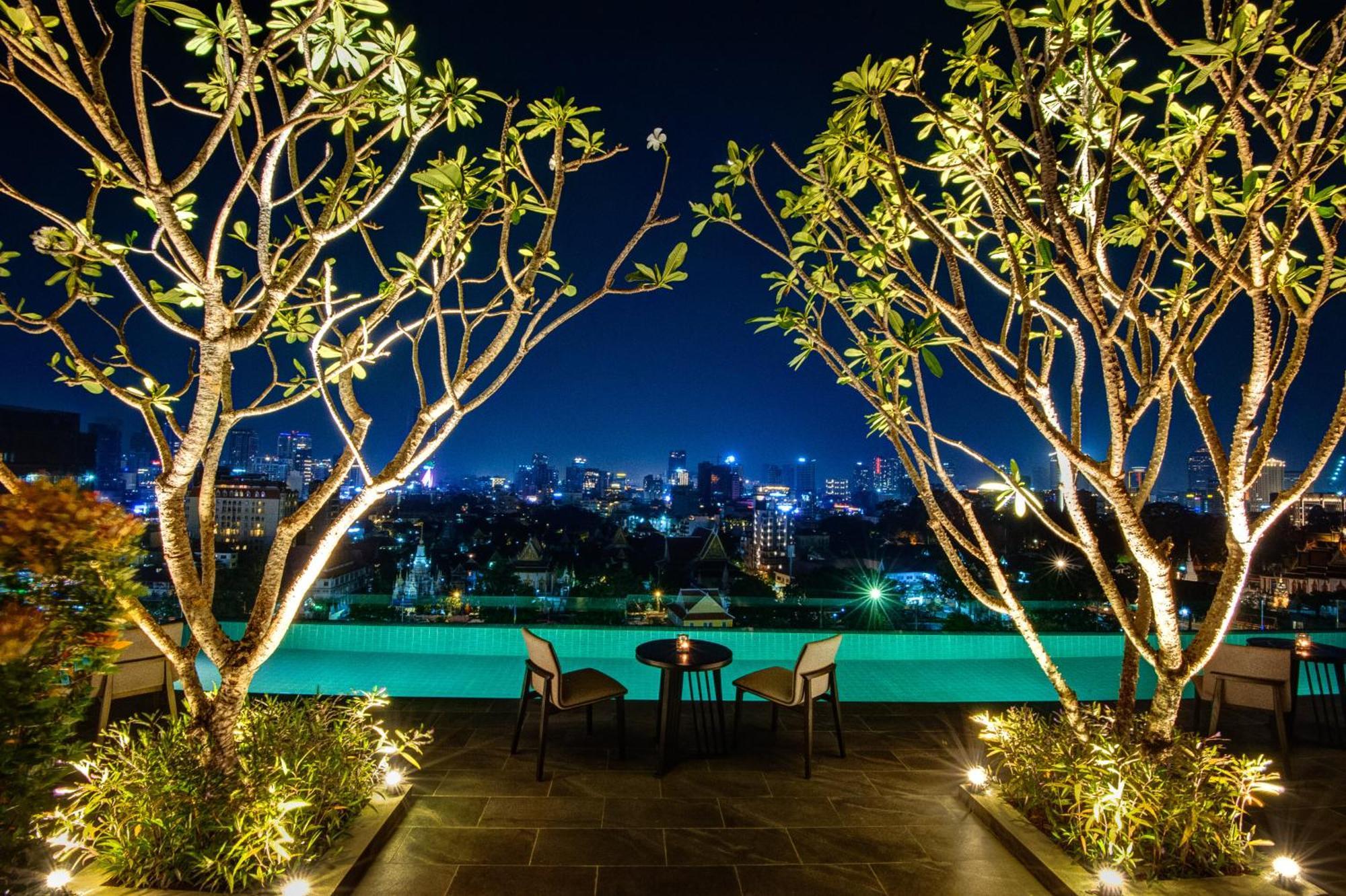 Glow Park Hotel Grand Royal Palace بنوم بنه المظهر الخارجي الصورة
